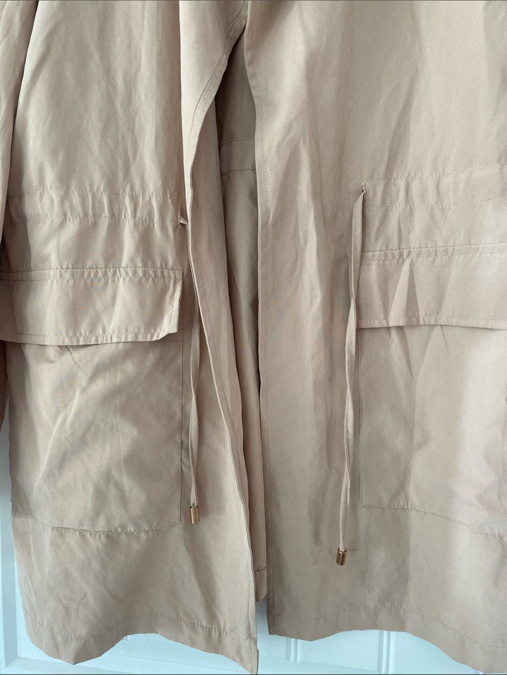 Love Tree Neutral Beige Lightweight Trench with Drawstring Waist size Large - Picture 5 of 9